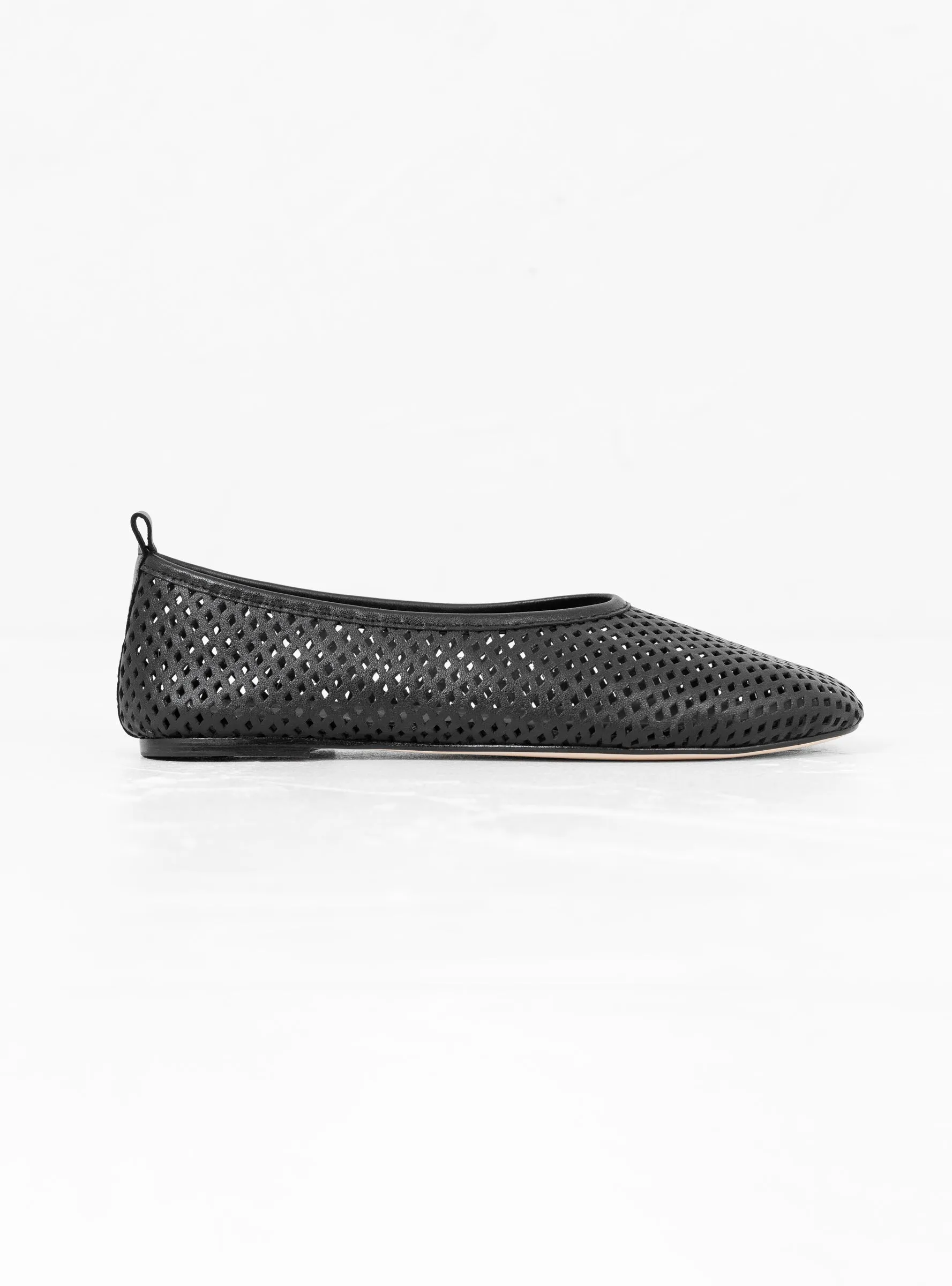 Elio Perforated Pumps Black