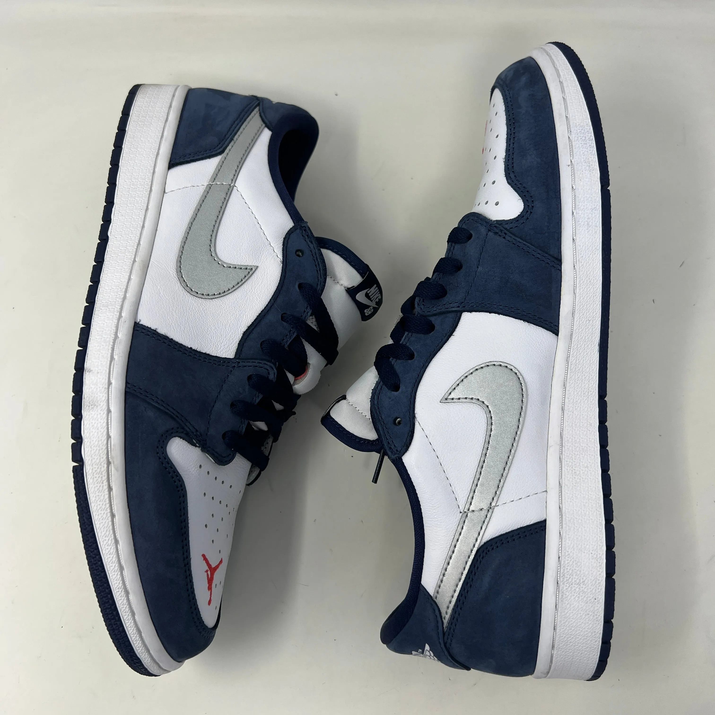 Jordan 1 Low SB Midnight Navy