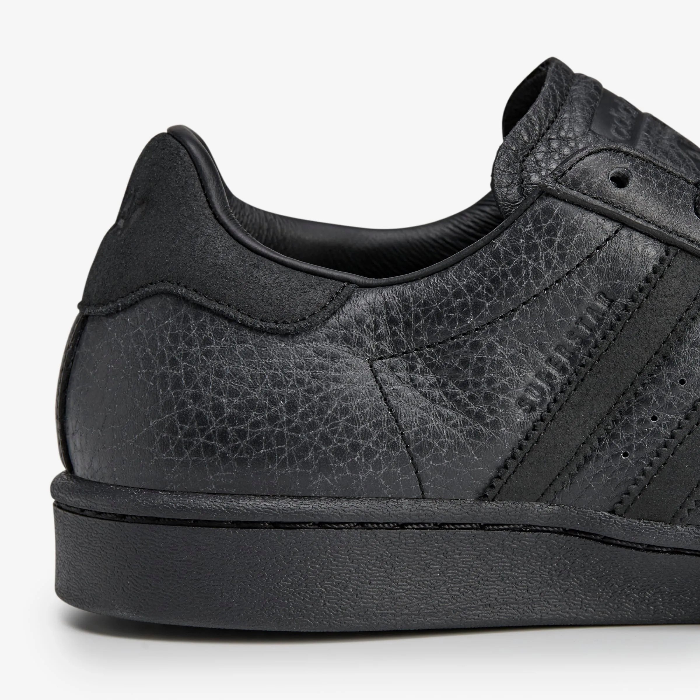 Wmns Superstar x Avavav