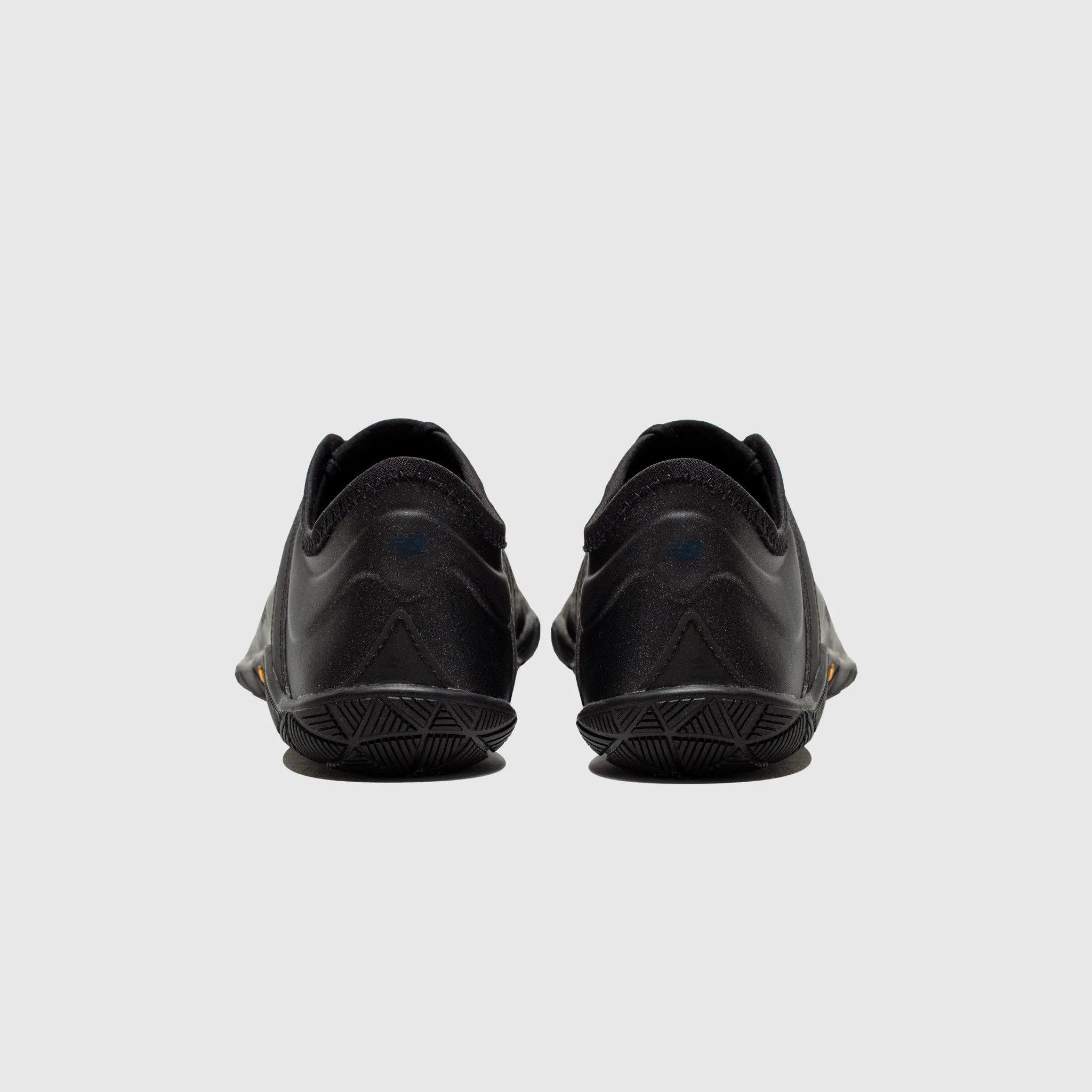 X NEW BALANCE UX200L BLACK